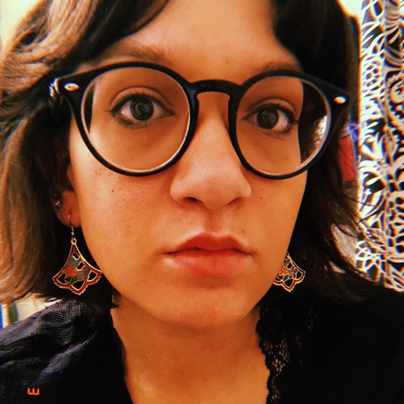 Meet your Posher, Ericka - Picture 1 of 7